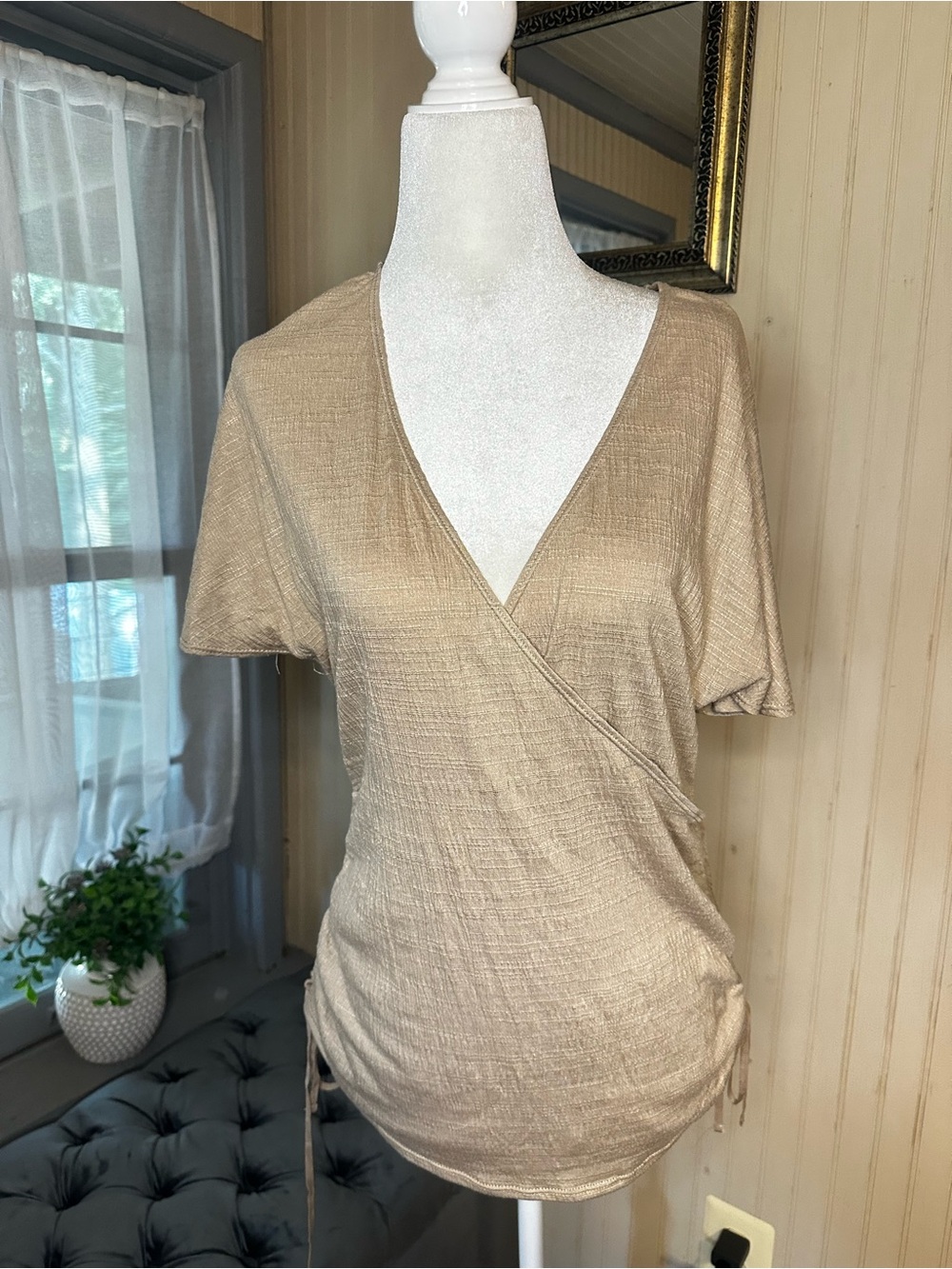Max Studio Women’s Ruched Wrap Top XL Oatmeal Flutter Sleeve V-Neck NWT MSRP $68